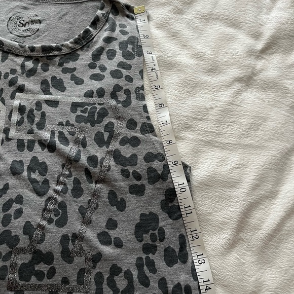 Authentic American Heritage woman’s sleeveless tee. Cheetah print - Picture 4 of 10